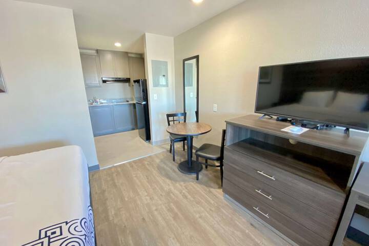 Room 9 of 34