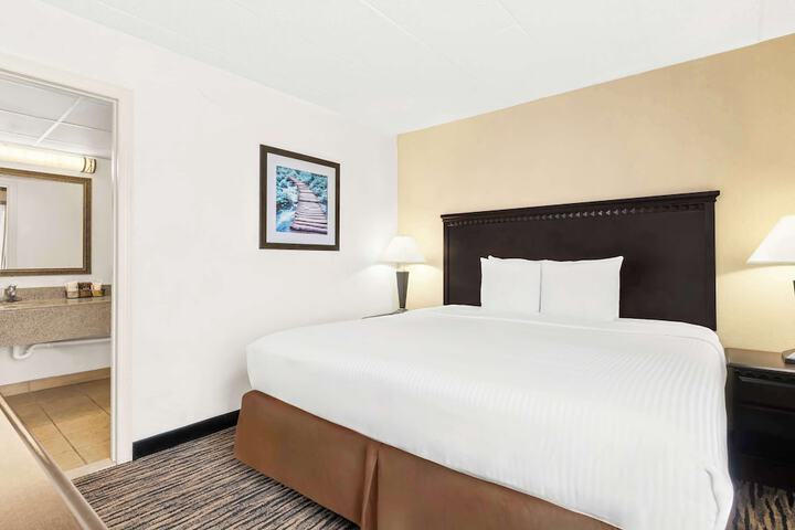 Room 14 of 36