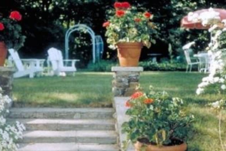 Rockwell Falls Inn and Wine Bar