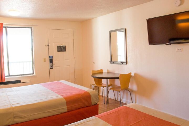 Room 18 of 35
