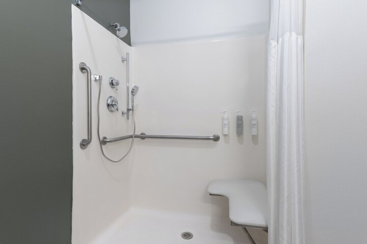 Room 8 of 26