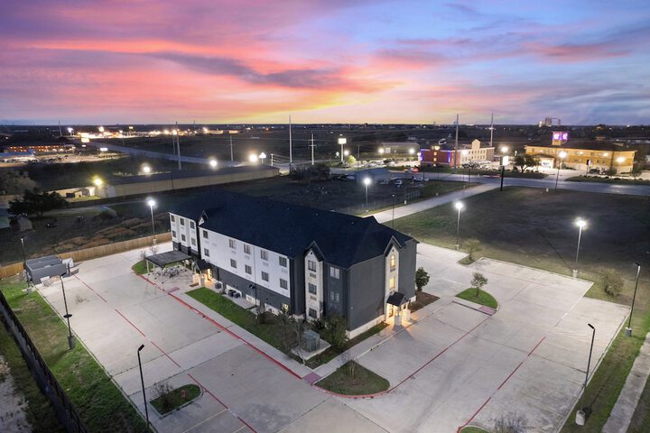 Garner Hotel Gonzales by IHG