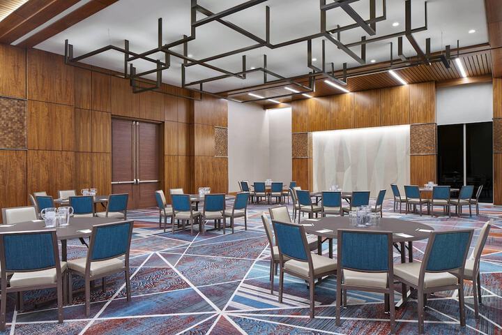 Courtyard by Marriott Washington Downtown / Convention Center