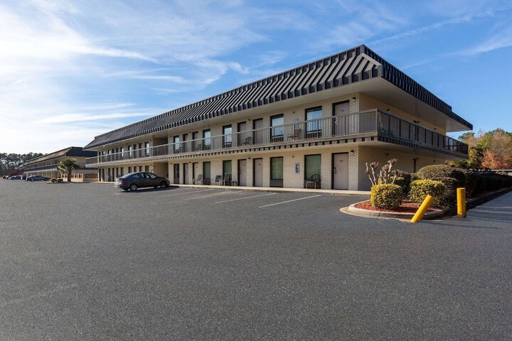 Hotel 2 of 48