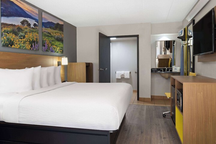 Room 34 of 35
