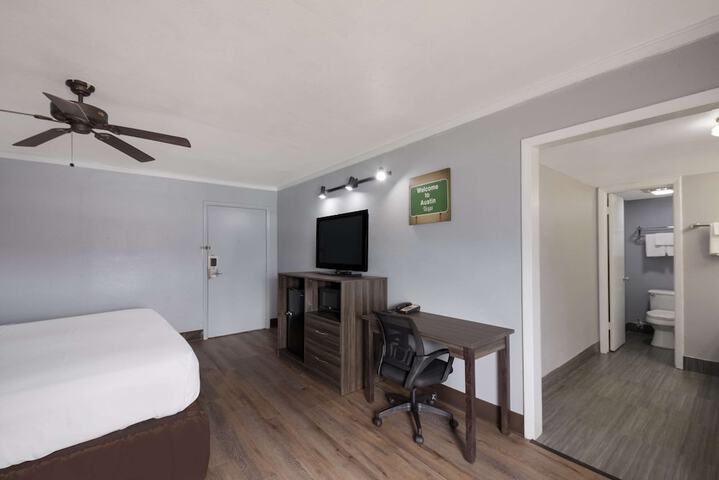 Room 20 of 36