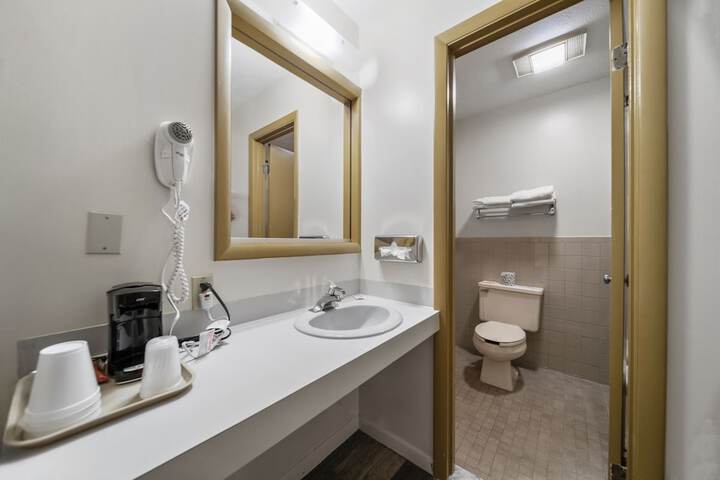 Room 10 of 50