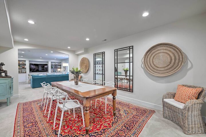 Vibrant Chic Home 20 Mi to Salt Lake City!