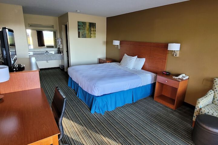 Room 18 of 44