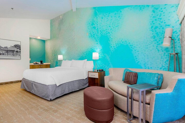 Courtyard by Marriott San Diego Del Mar / Solana Beach