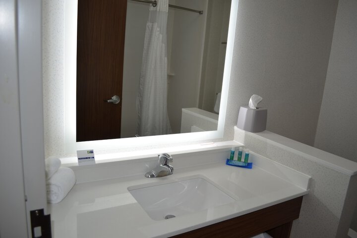 Room 42 of 70