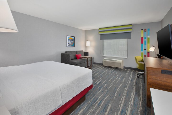Hampton Inn & Suites St. Cloud MN