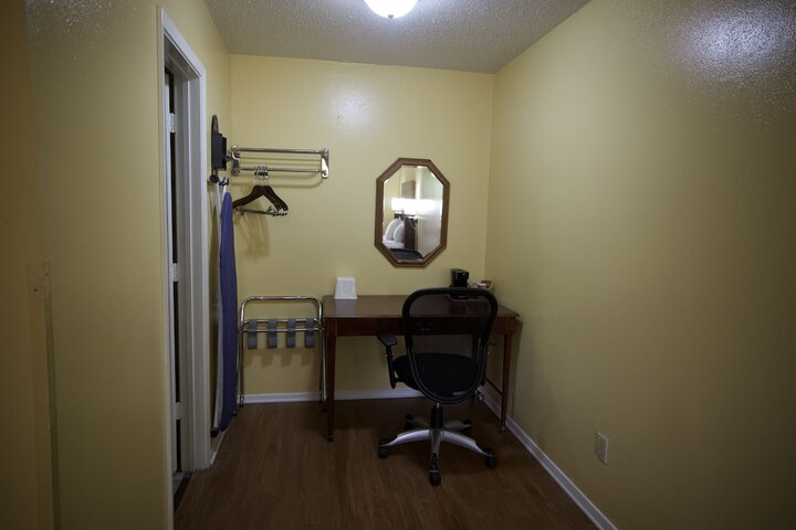 Room 16 of 22