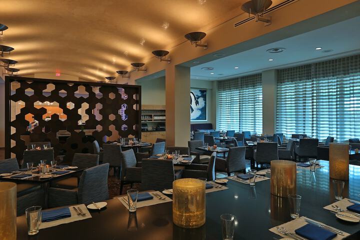 Dining 77 of 105