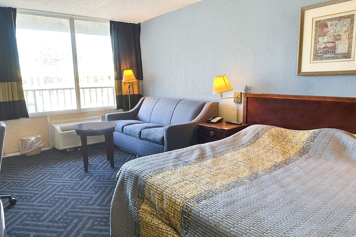 Room 34 of 95