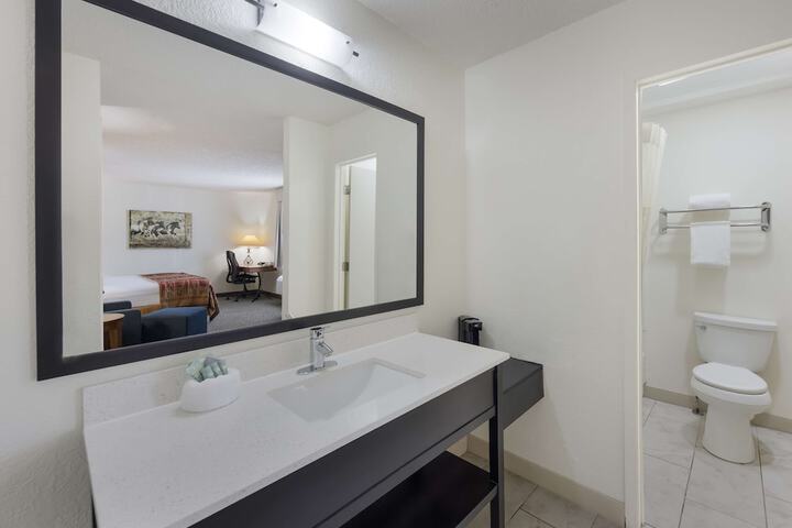 Room 14 of 30