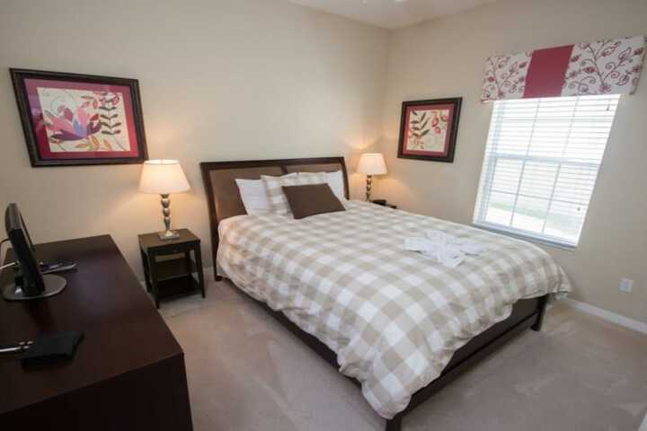 Room 14 of 23