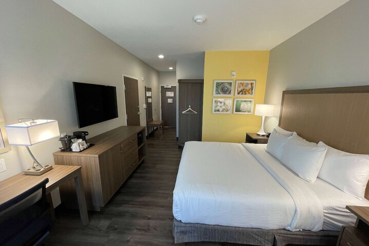 Room 43 of 60
