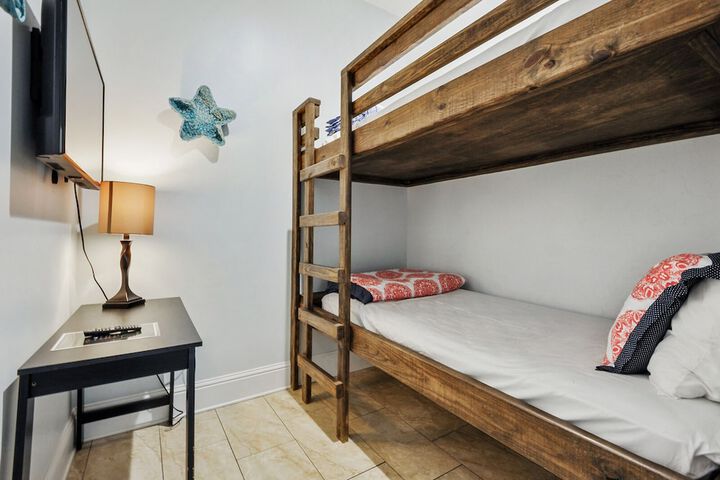 Room 17 of 21