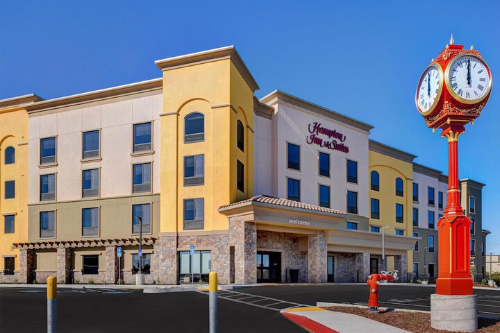 Hampton Inn & Suites Marina