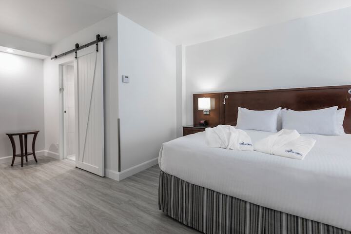 Room 28 of 63
