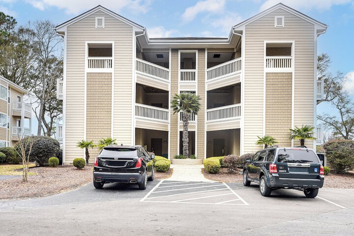 Golfers Oasis 1 Mi to Ocean: River Creek II Condo