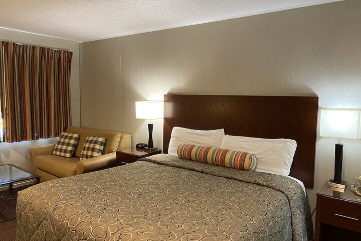 Room 7 of 24