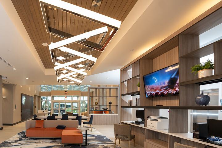 Business Center 68 of 69