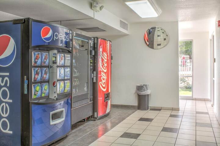 Motel 6 Mojave CA