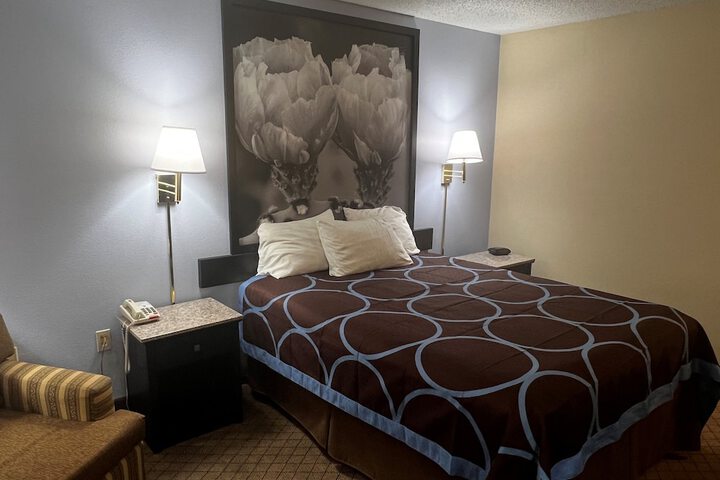 Room 9 of 29