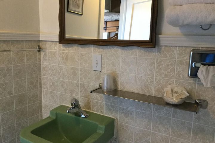 Room 15 of 21