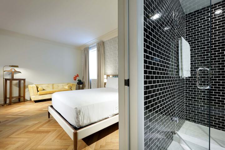 Room 19 of 58