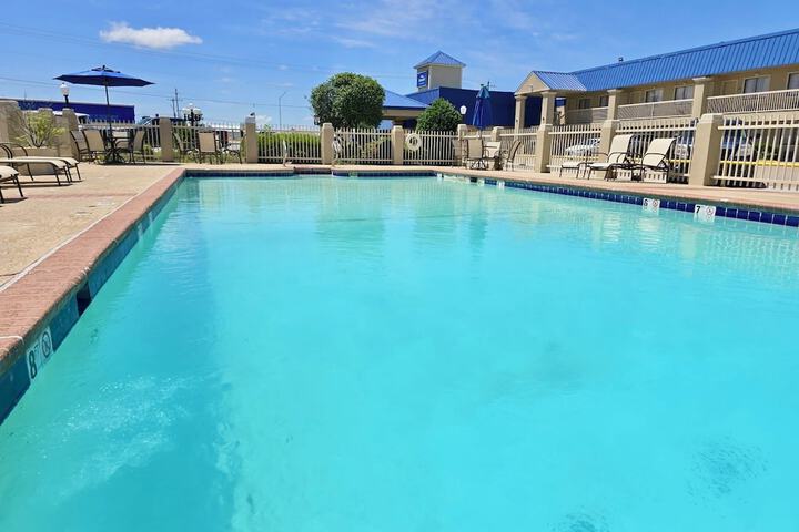 Baymont by Wyndham McAlester Hwy 69