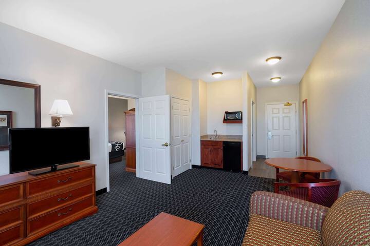 La Quinta Inn & Suites by Wyndham Rifle