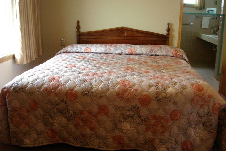 Room 26 of 38