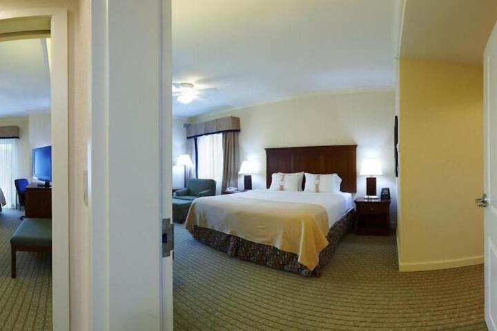 Holiday Inn Resort Lake George - Adirondack Area by IHG
