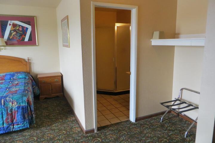 Room 37 of 43