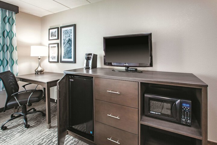 Room 19 of 28