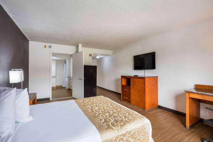 Room 22 of 35
