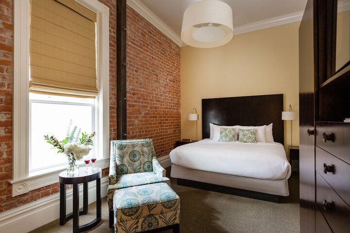 Healdsburg Inn on the Plaza a Four Sisters Inn