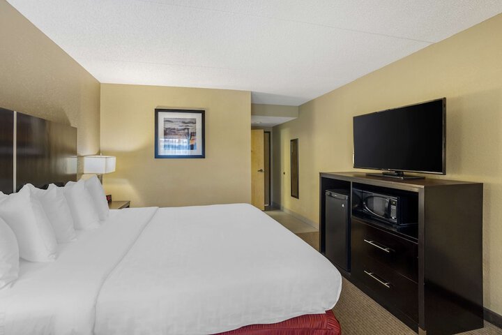 Room 8 of 35