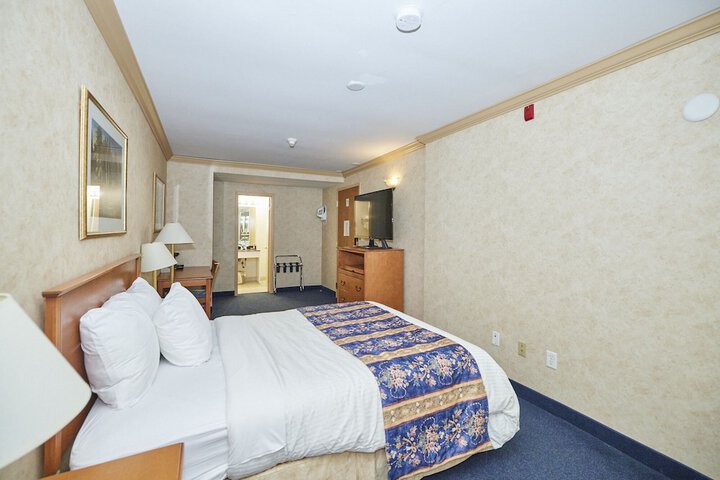 Room 19 of 37