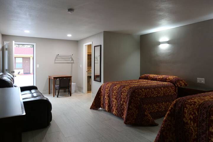 Room 28 of 37