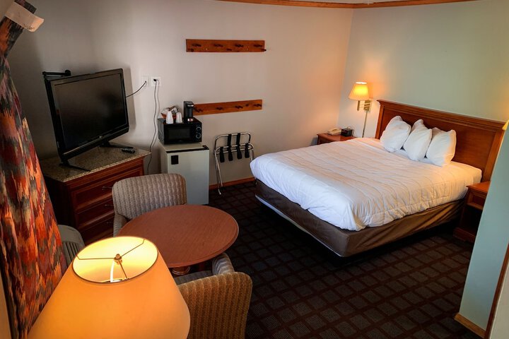 Room 11 of 28