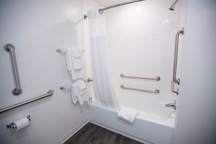 Room 13 of 22
