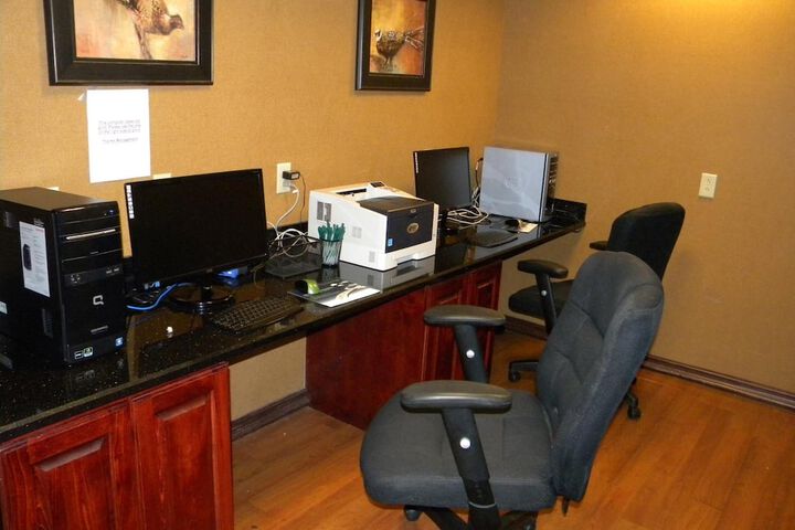 Business Center 23 of 23