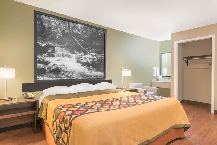 Room 14 of 17
