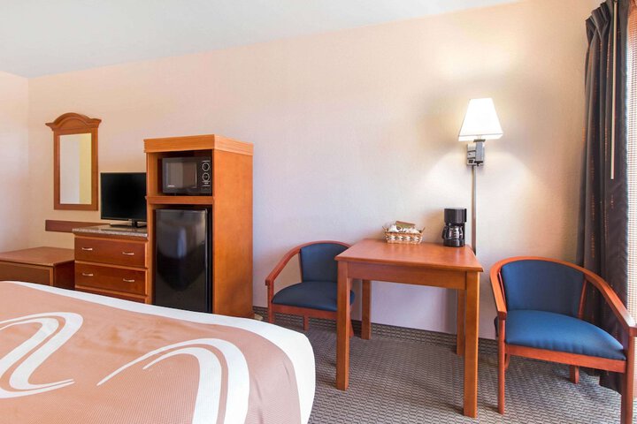 Room 29 of 49