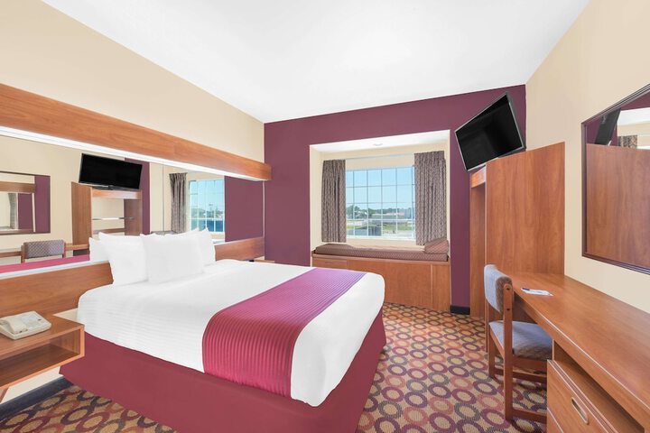 Room 16 of 25