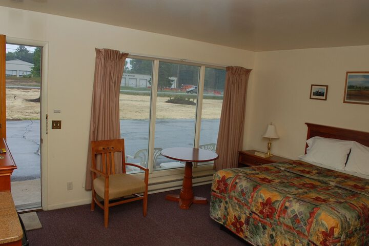 Room 27 of 61